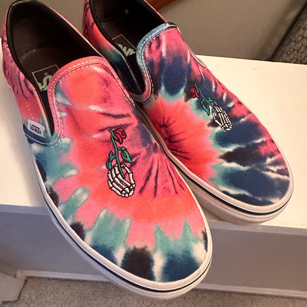 Vans Grateful Dead tie dye slip ons women’s 7.5 men’s 6